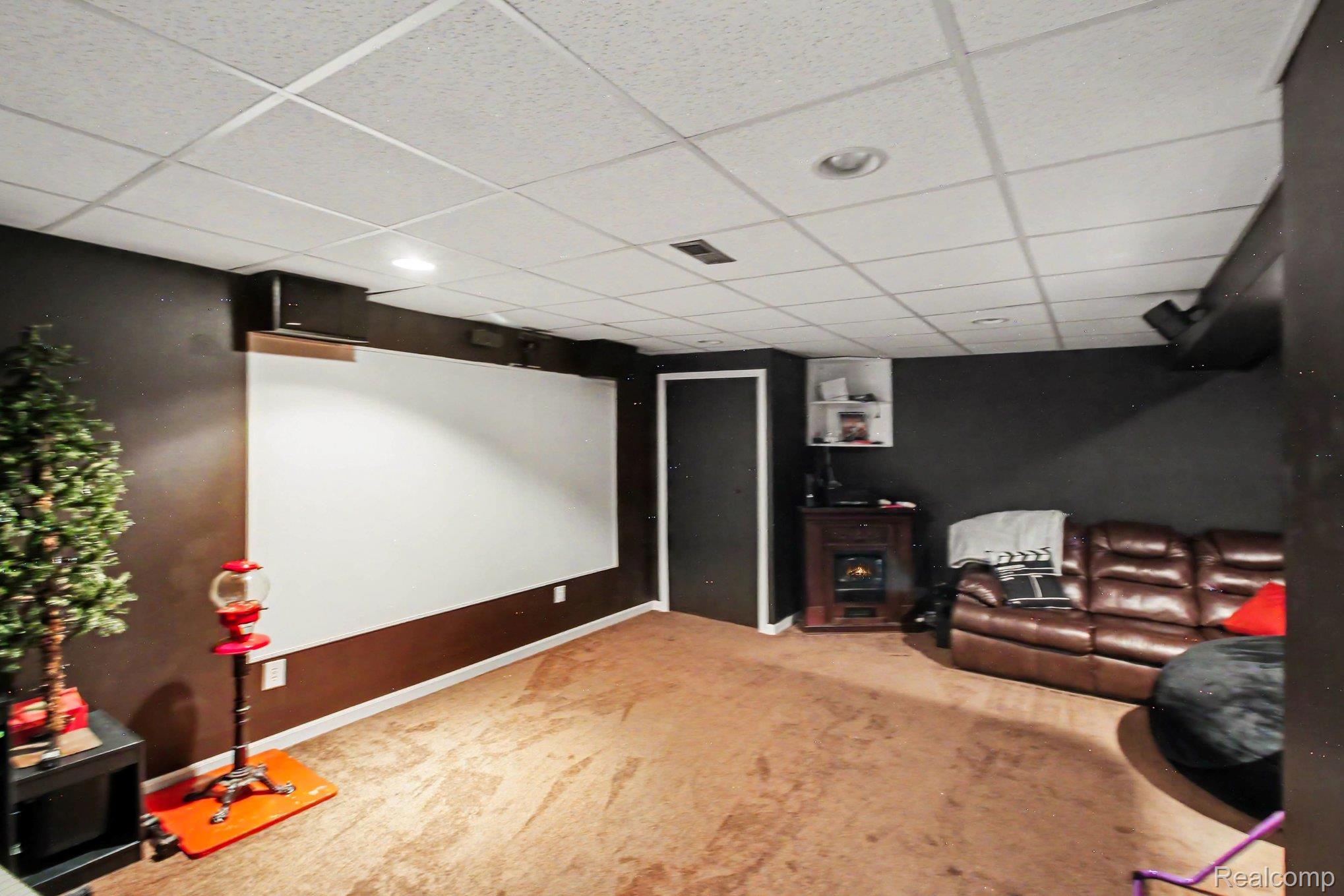 956 Callaway Court Howell, MI 48843 - Photo 20 of 35 015_file_3781.jpg