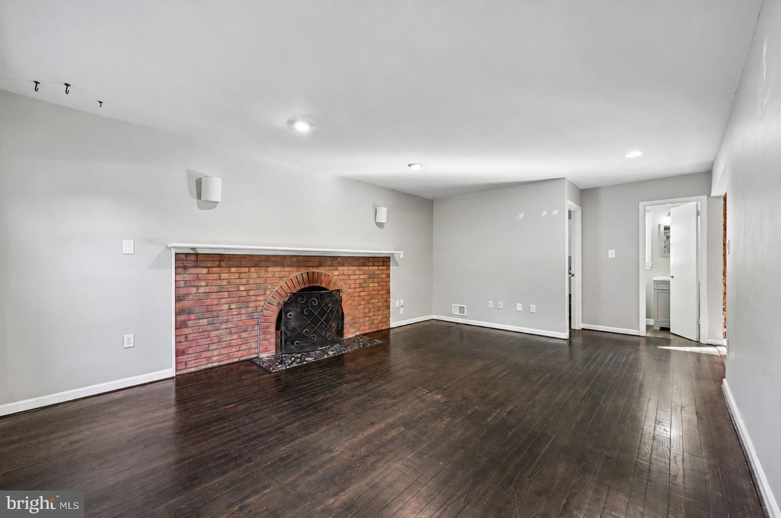 8002 Log Cabin Court Springfield, VA 22153 - Photo 18 of 63 Family Room