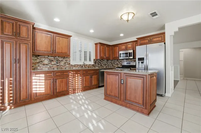 $2,250 | 8221 Tone Street, Las Vegas, NV 89123