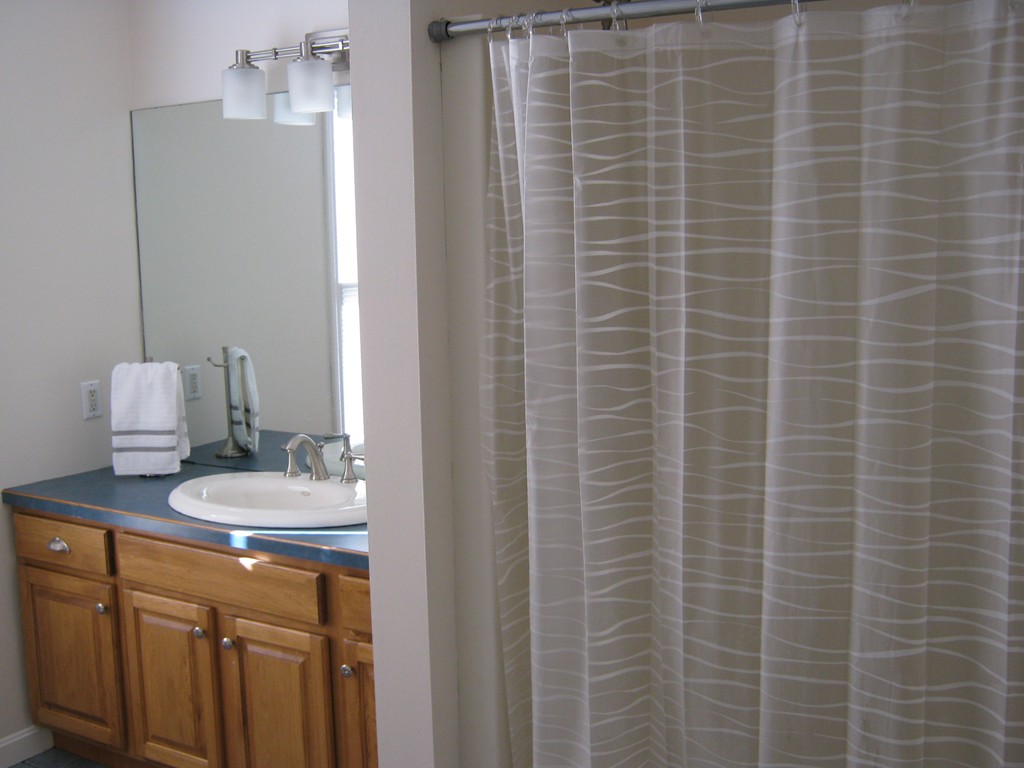 1398 Plumtree Road Springfield, MA 01119 - Photo 13 of 26