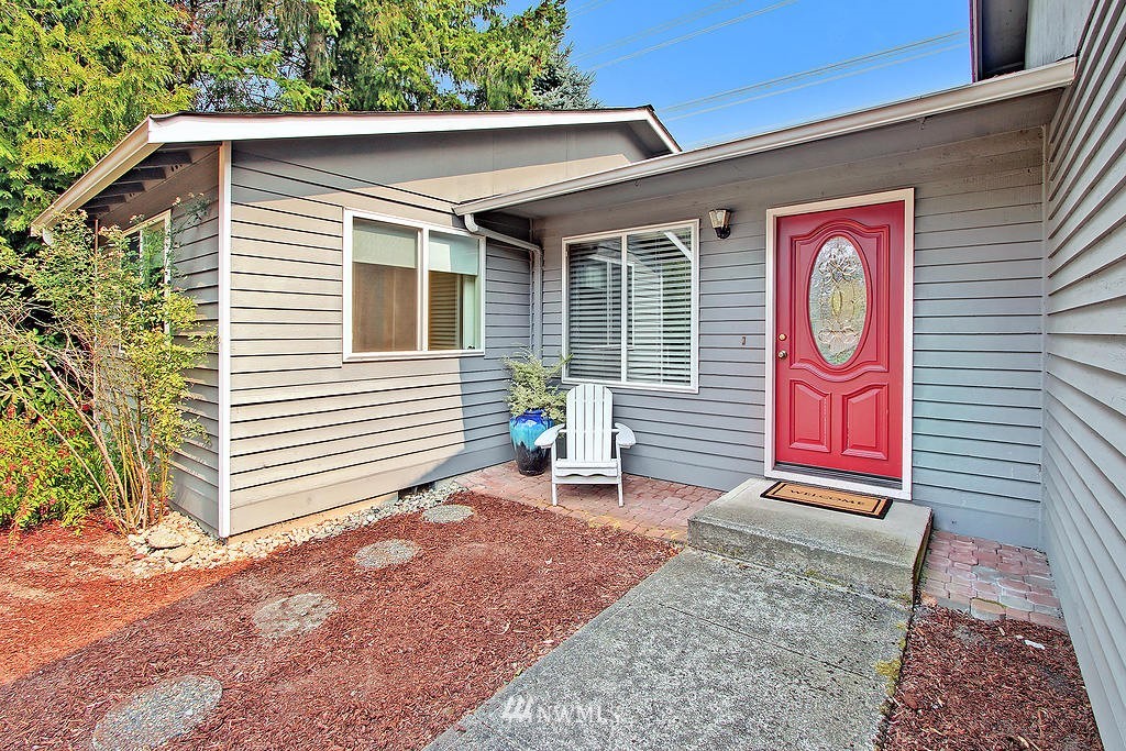 18031 20th Drive Southeast Bothell, WA 98012 - Photo 3 of 18 Gallery Image 3