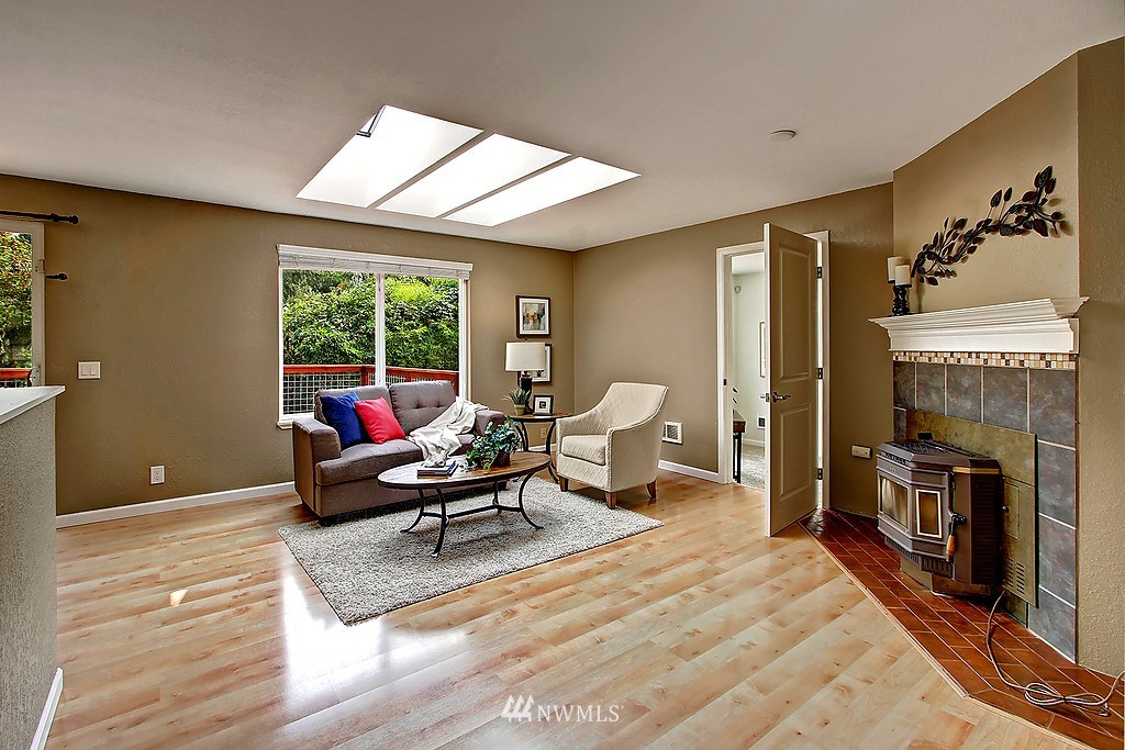 18031 20th Drive Southeast Bothell, WA 98012 - Photo 4 of 18 Gallery Image 4