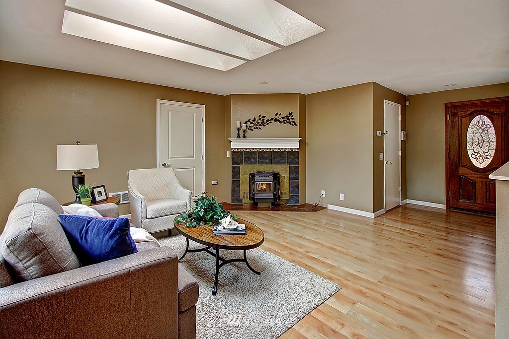 18031 20th Drive Southeast Bothell, WA 98012 - Photo 7 of 18 Gallery Image 7