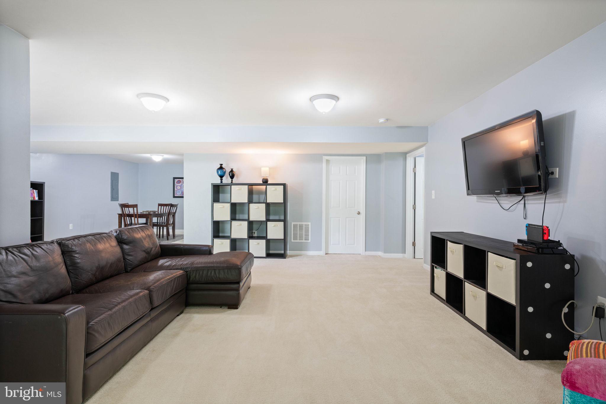 3486 Shandor Road Woodbridge, VA 22193 - Photo 33 of 40 Large open space for movies and hanging out