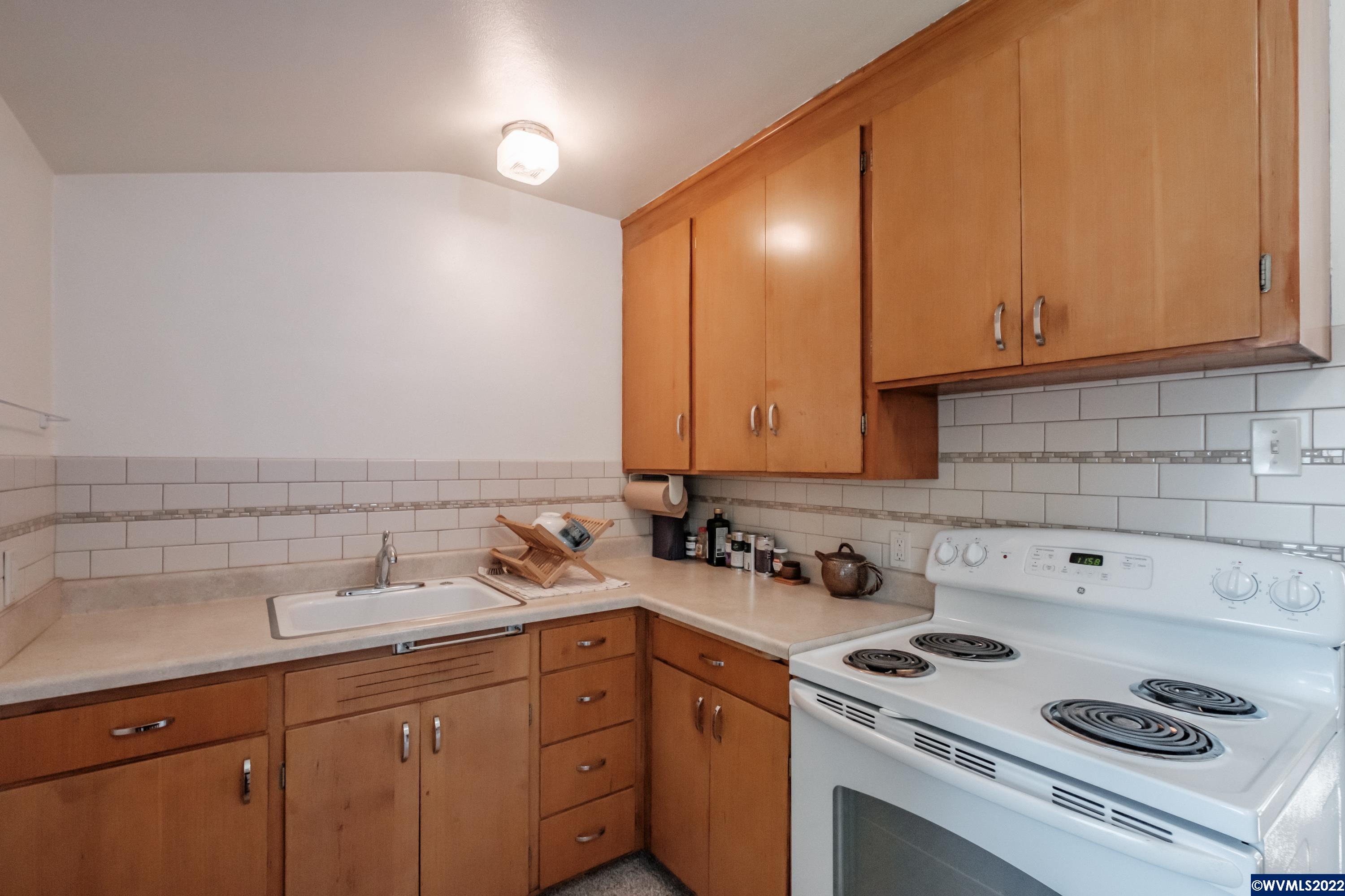 942 Southwest 11th Street Corvallis, OR 97333 - Photo 25 of 42