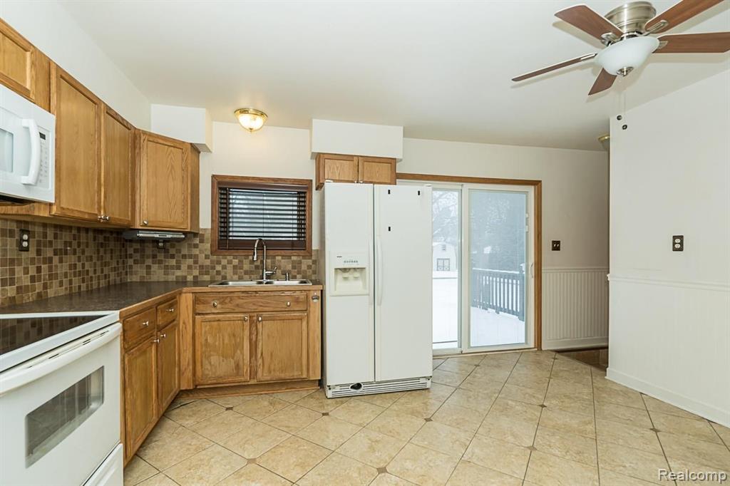1800 Gravel Ridge Drive Rochester Hills, MI 48307 - Photo 5 of 22