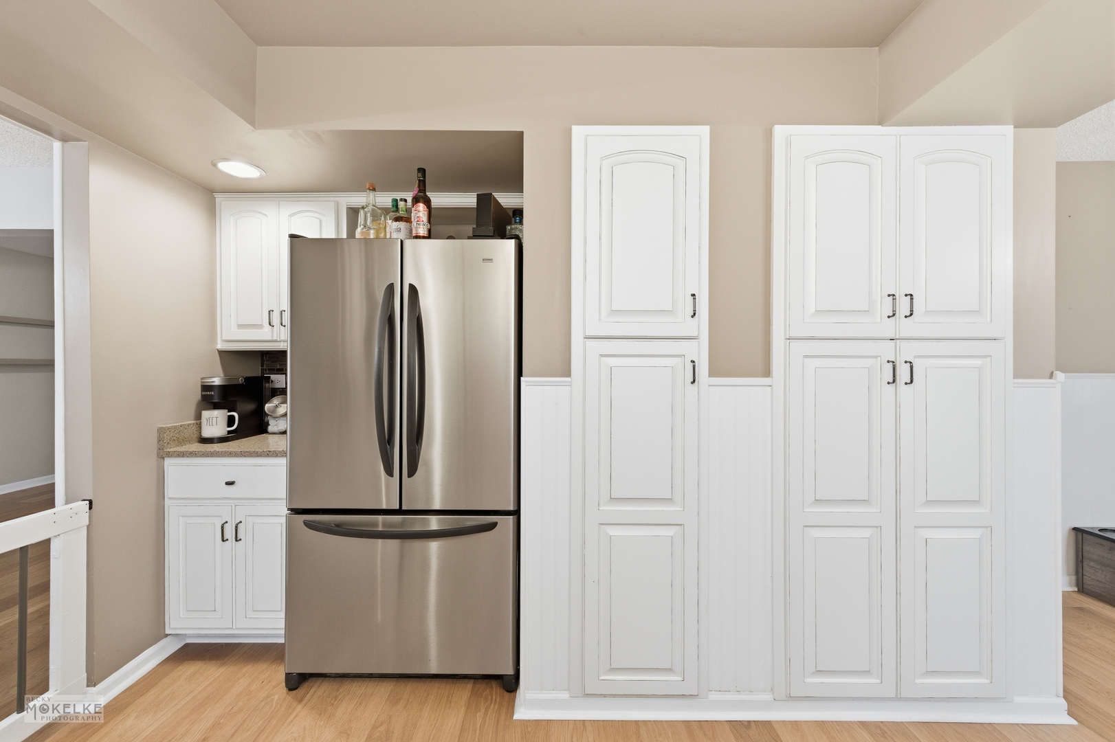1000 South Raven Road Shorewood, IL 60404 - Photo 12 of 43 a white refrigerator freezer and a dishwasher in it