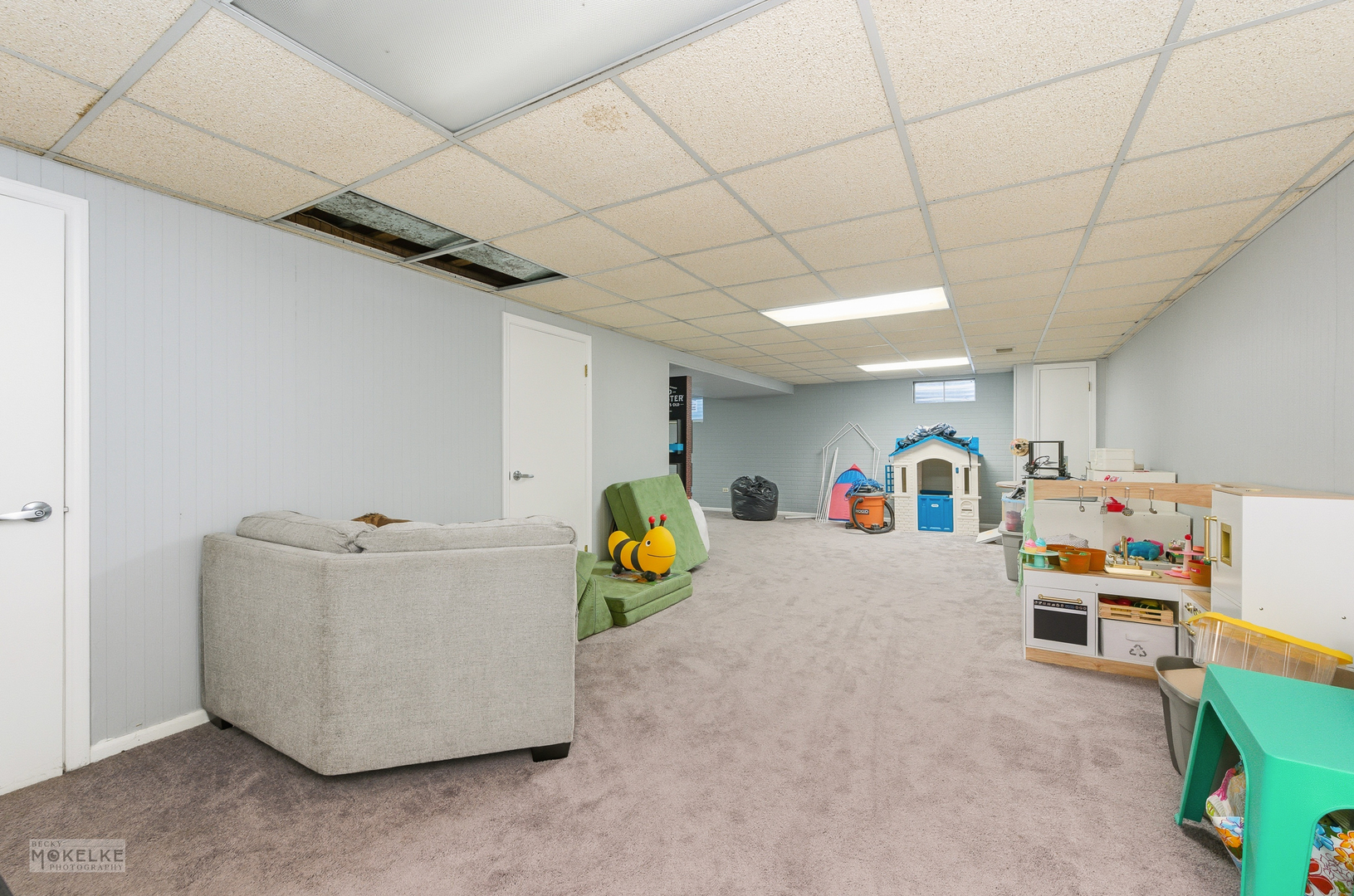 1000 South Raven Road Shorewood, IL 60404 - Photo 26 of 43 a living room with furniture and a table