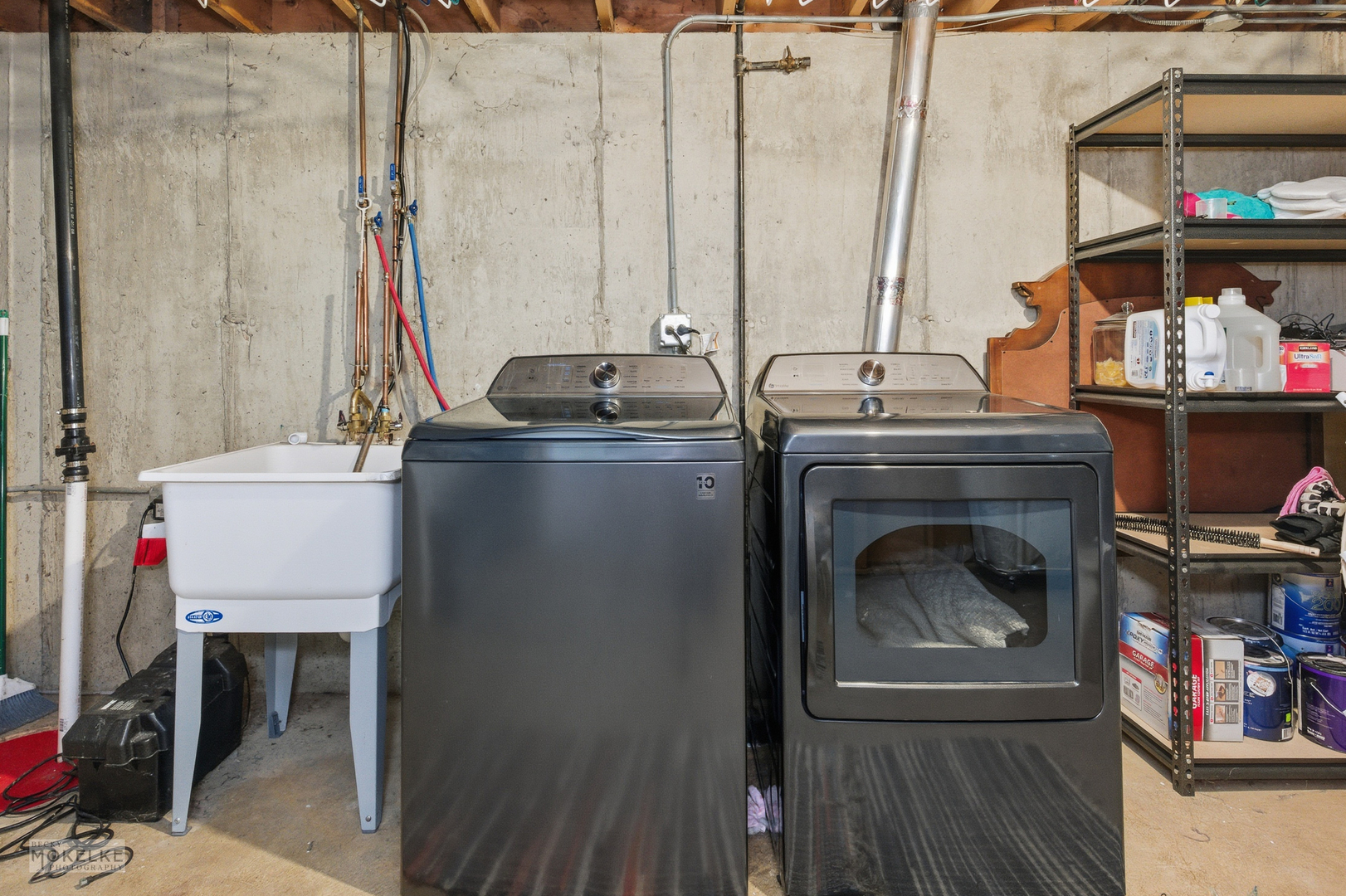 1000 South Raven Road Shorewood, IL 60404 - Photo 30 of 43 a utility room with dryer and washer