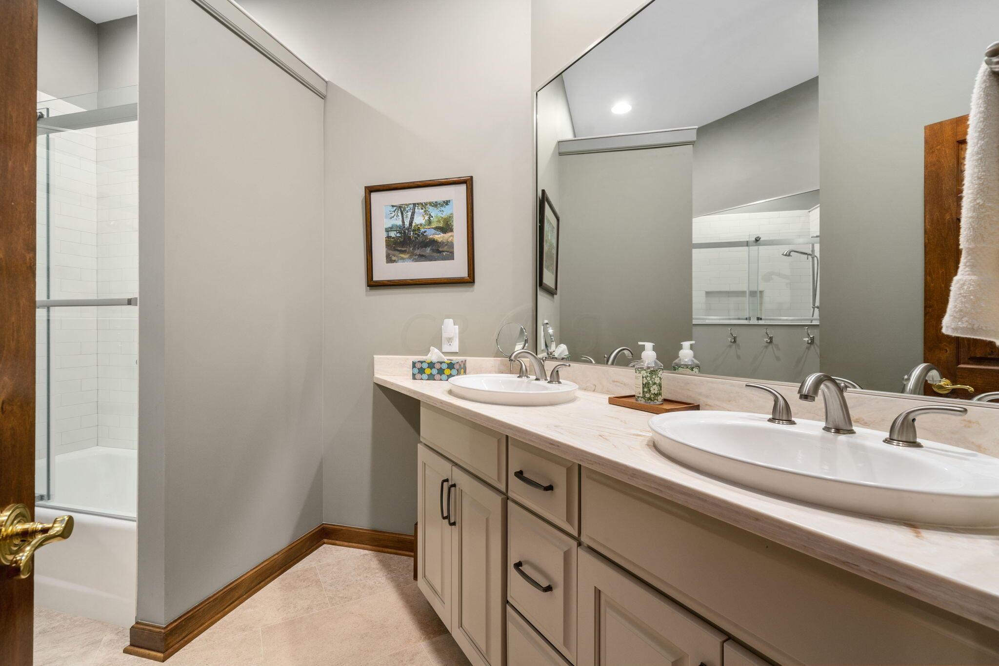 3450 Mann Road Blacklick, OH 43004 - Photo 58 of 134 Full Bathroom 2