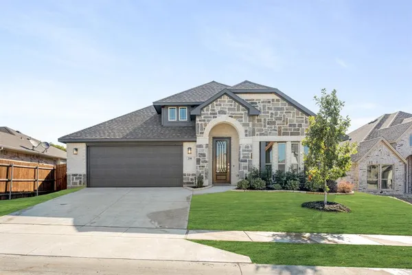 $424,900 | 210 Comanche Trail, Alvarado, TX 76009