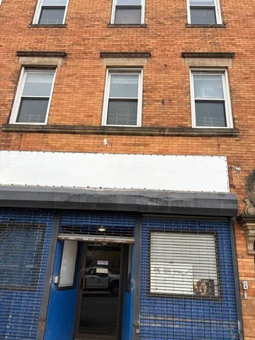 a view of entrance of the house