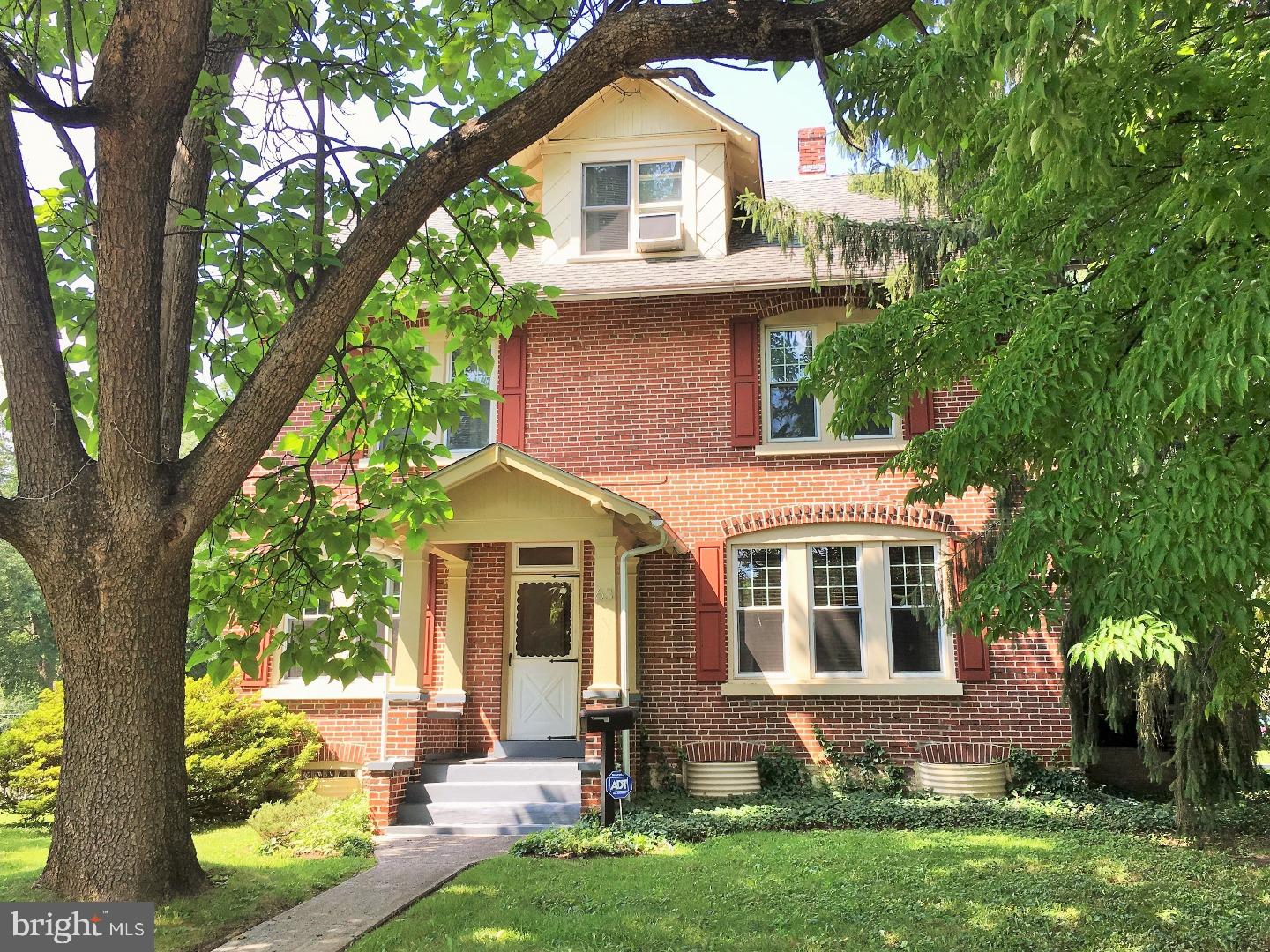 63 Egypt Road Norristown, PA 19403 - Photo 1 of 25 Gallery Image 1