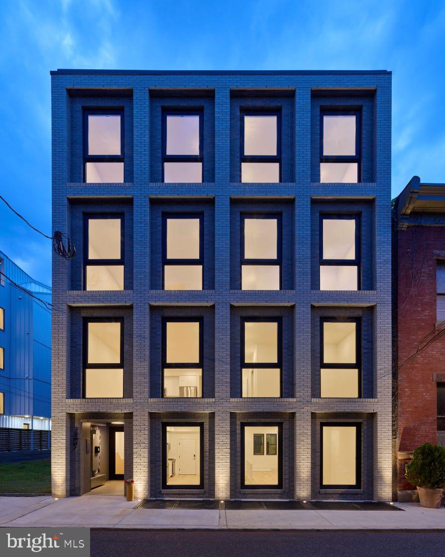 2007 Cambridge Street, Unit 9 Philadelphia, PA 19130 - Photo 30 of 33 a large building