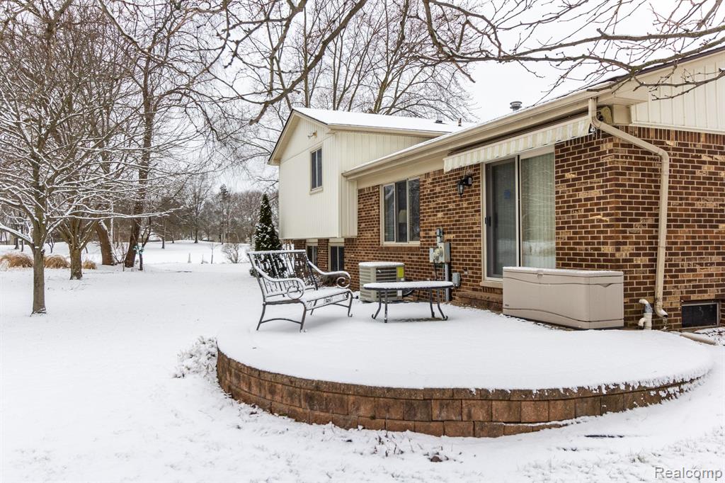 573 Lockmoore Court Rochester Hills, MI 48307 - Photo 46 of 59