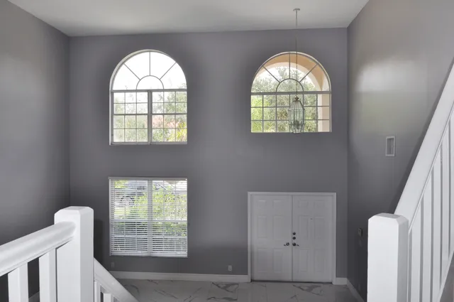 a view of empty room with window