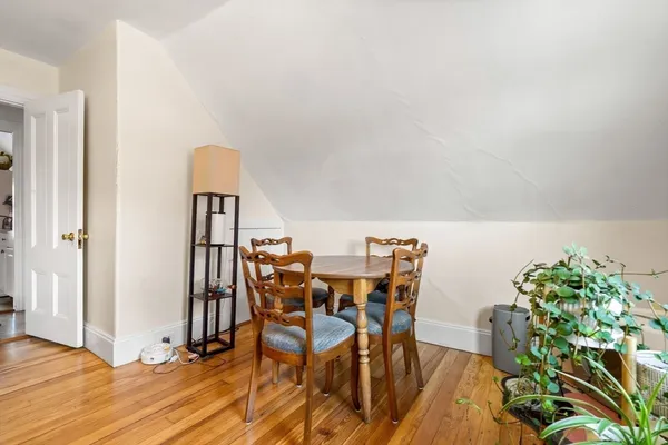 $2,525 | 36 Willow Street, Unit 3, Newton, MA 02459