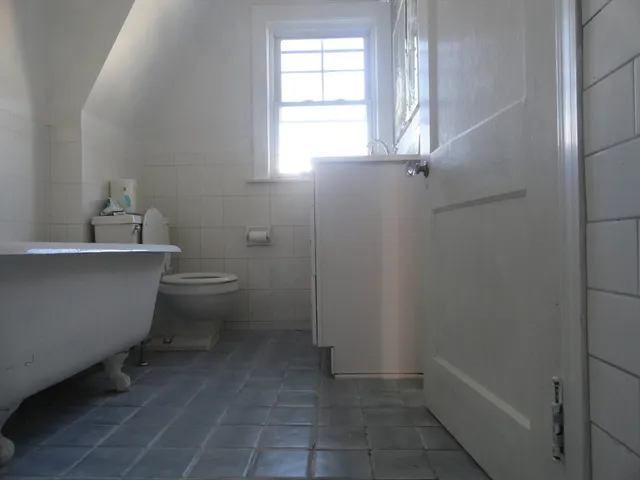 $4,000 | 14 Rowe Hill Road, Stoneham, MA 02180