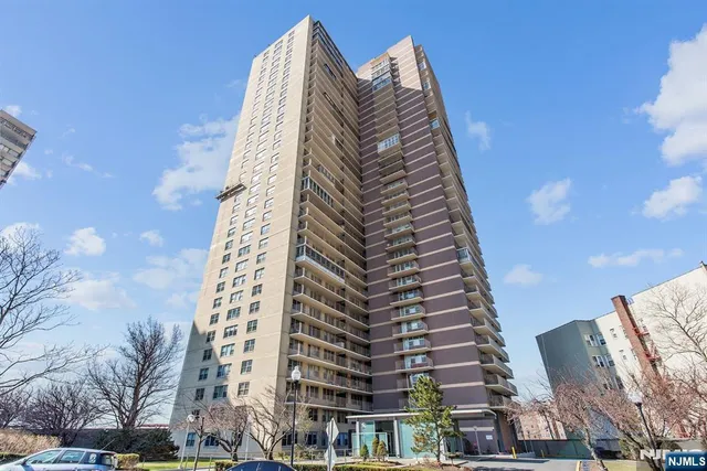 $265,000 | 6040 Boulevard East, Unit 29N, West New York, NJ 07093