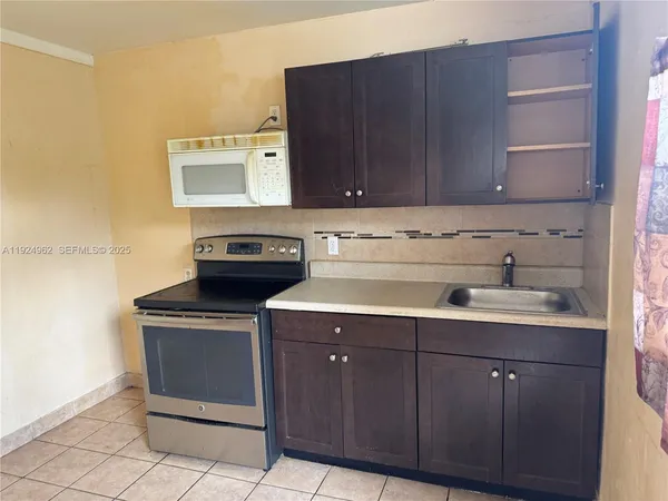 $1,600 | 3491 Northwest 33rd Court, Lauderdale Lakes, FL 33309