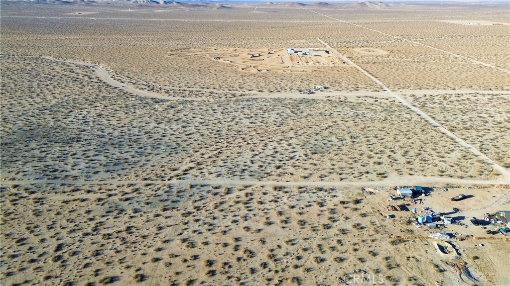 462 Pascal Lane Adelanto, CA 92301 - Photo 8 of 12 a bathroom with a shower
