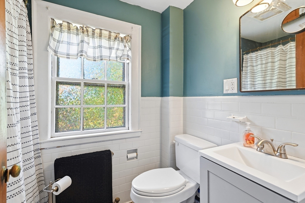 19 Riley Avenue Weymouth, MA 02189 - Photo 25 of 40