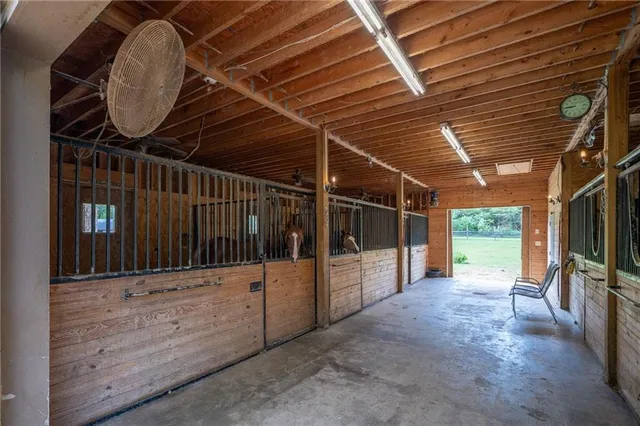 $725,000 | 502 East Valley Road Northeast, Rydal, GA 30171