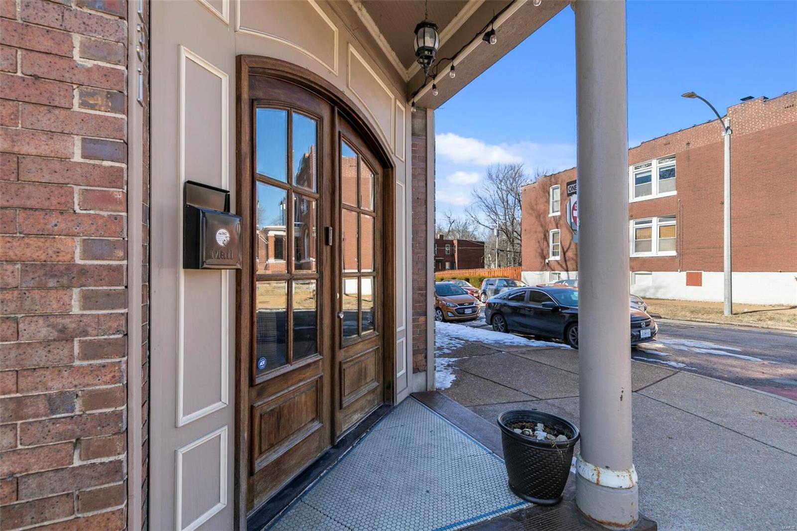 3129 Morgan Ford Road St. Louis, MO 63116 - Photo 2 of 52 Gallery Image 2