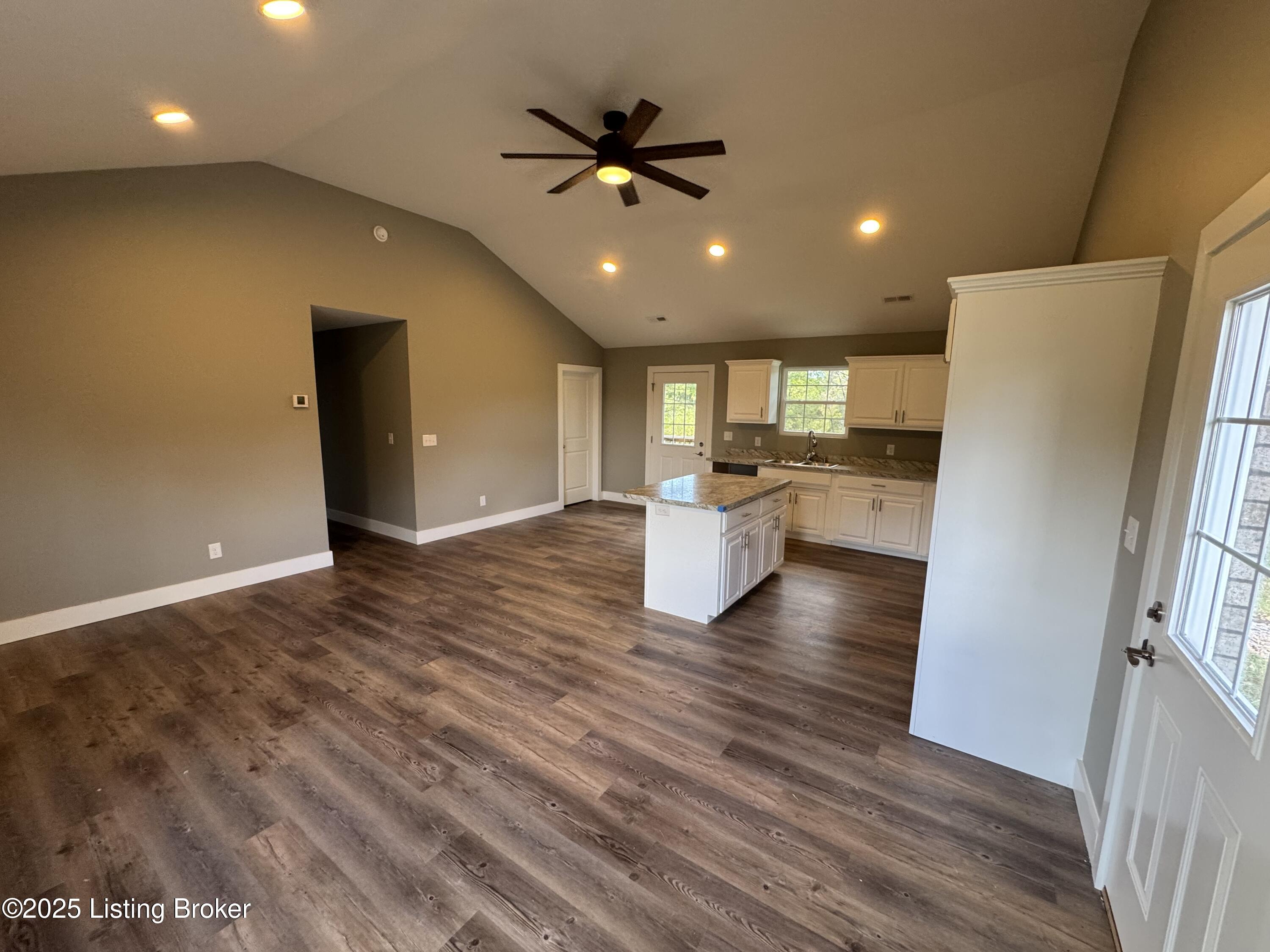6480 Loretto Road Bardstown, KY 40004 - Photo 6 of 37 IMG_6880