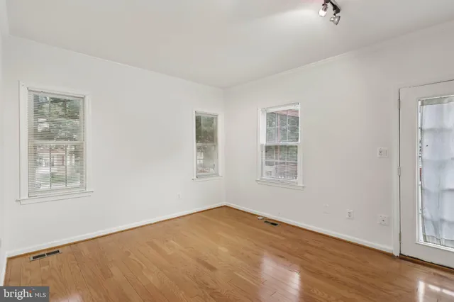 $585,000 | 7673 Northern Oaks Court, Springfield, VA 22153