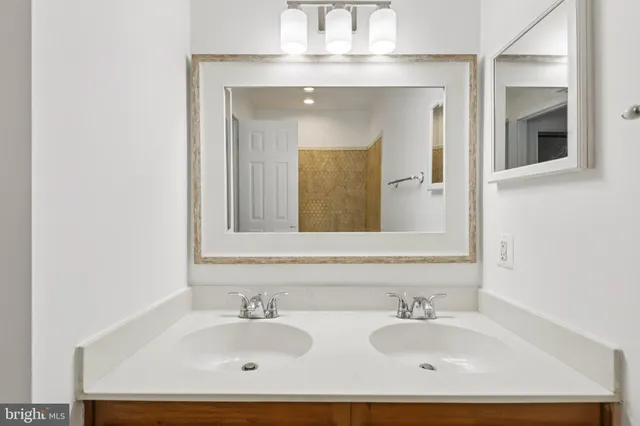 $585,000 | 7673 Northern Oaks Court, Springfield, VA 22153