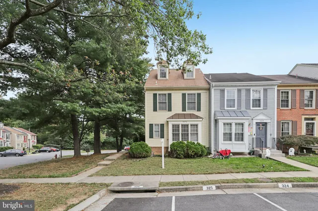 $585,000 | 7673 Northern Oaks Court, Springfield, VA 22153