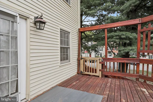 $585,000 | 7673 Northern Oaks Court, Springfield, VA 22153