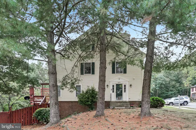 $585,000 | 7673 Northern Oaks Court, Springfield, VA 22153