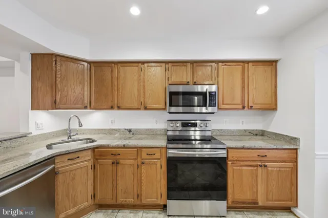 $585,000 | 7673 Northern Oaks Court, Springfield, VA 22153