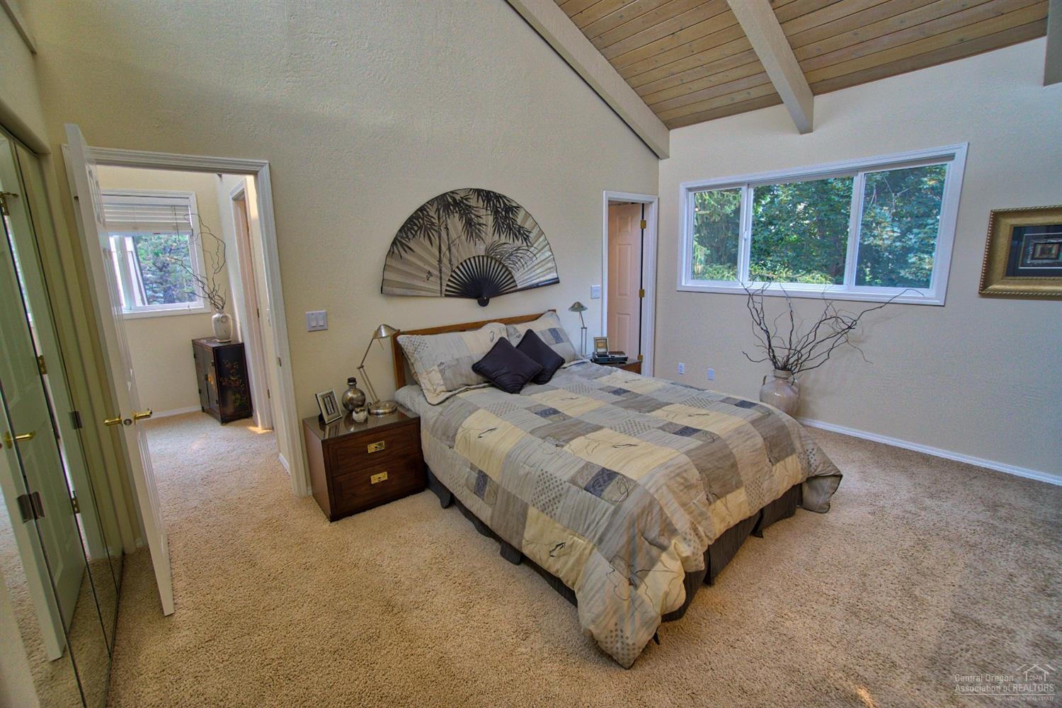 19655 Ridgewood Drive Bend, OR 97703 - Photo 9 of 21 Gallery Image 9