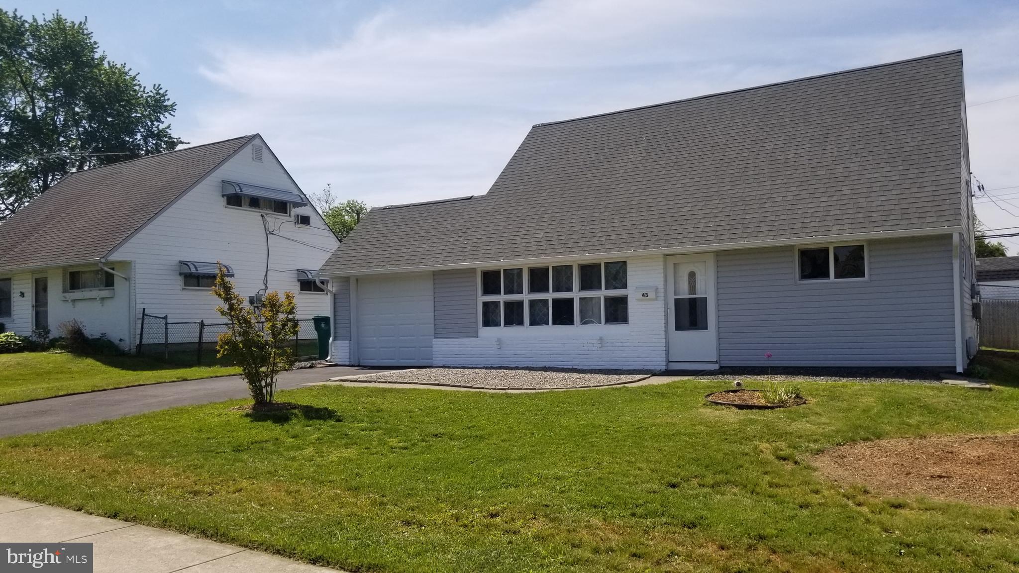 43 Micahill Road Levittown, PA 19056 - Photo 2 of 18 Gallery Image 2