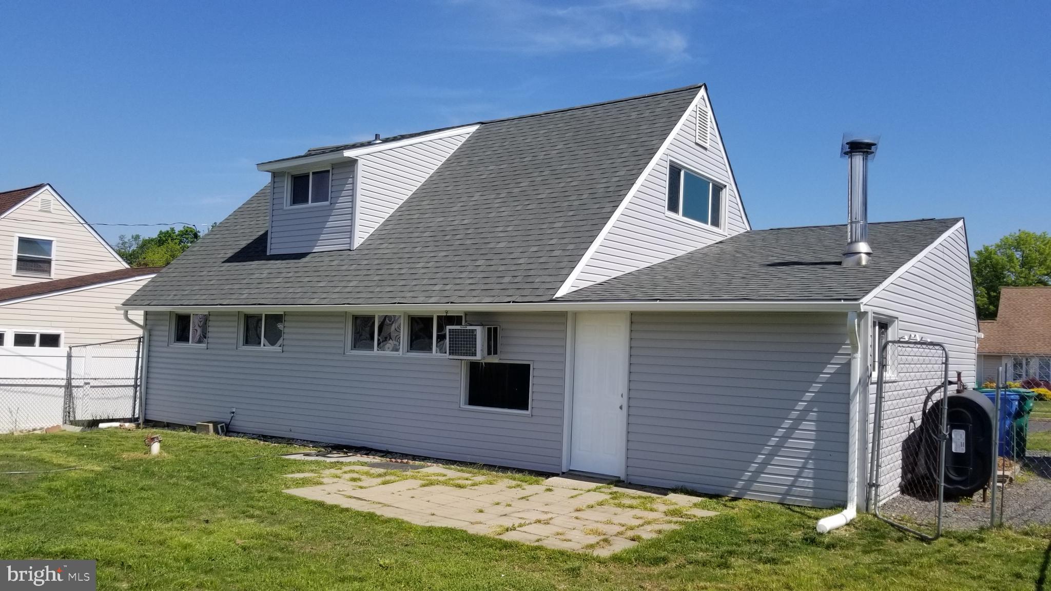 43 Micahill Road Levittown, PA 19056 - Photo 3 of 18 Gallery Image 3