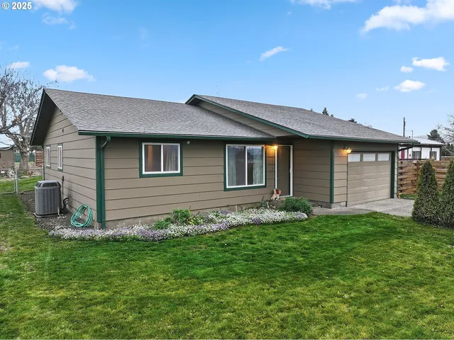 $449,000 | 616 D Street, Dallesport, WA 98617