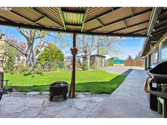 $449,000 | 616 D Street, Dallesport, WA 98617