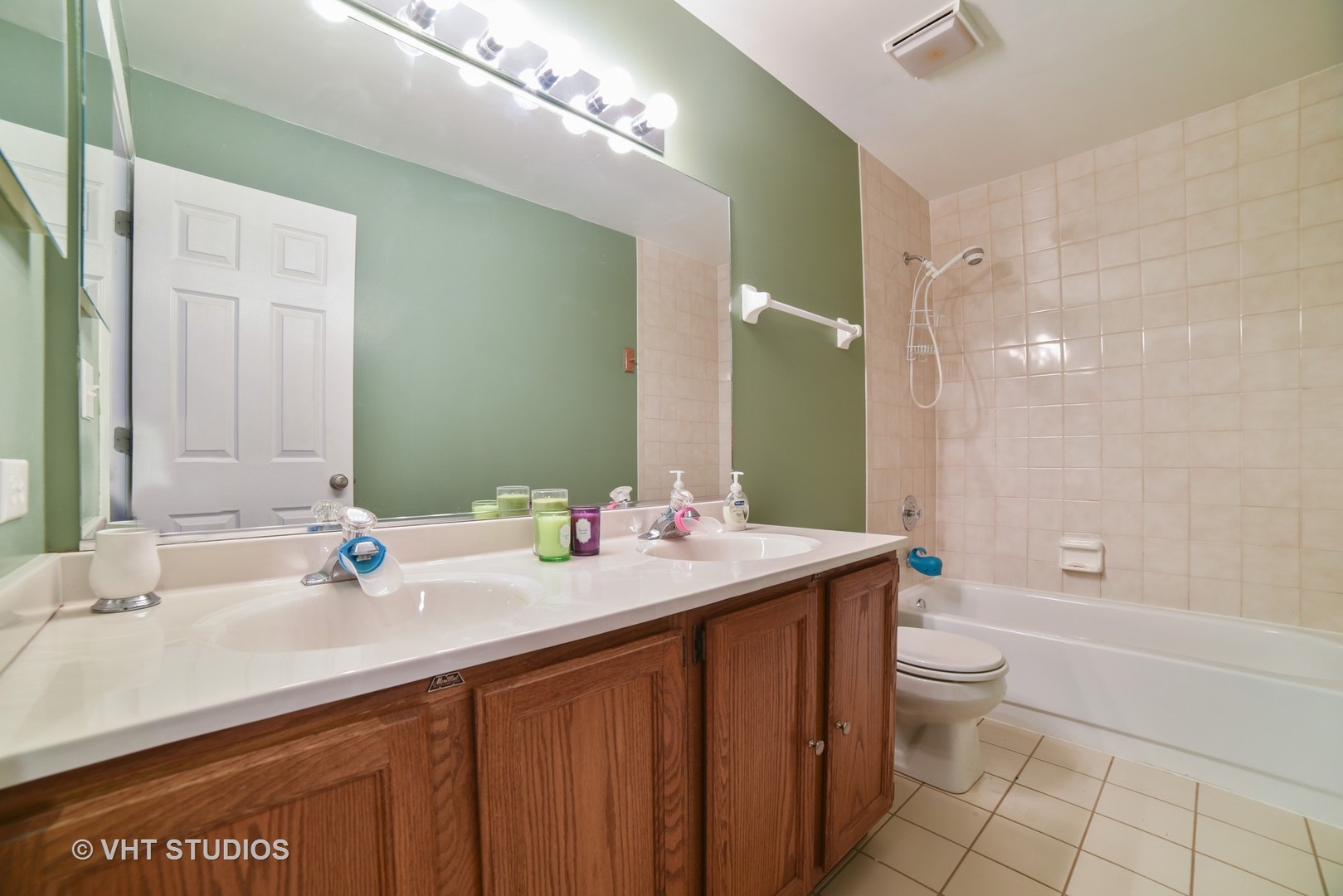2686 Kettlehook Drive Elgin, IL 60124 - Photo 12 of 25