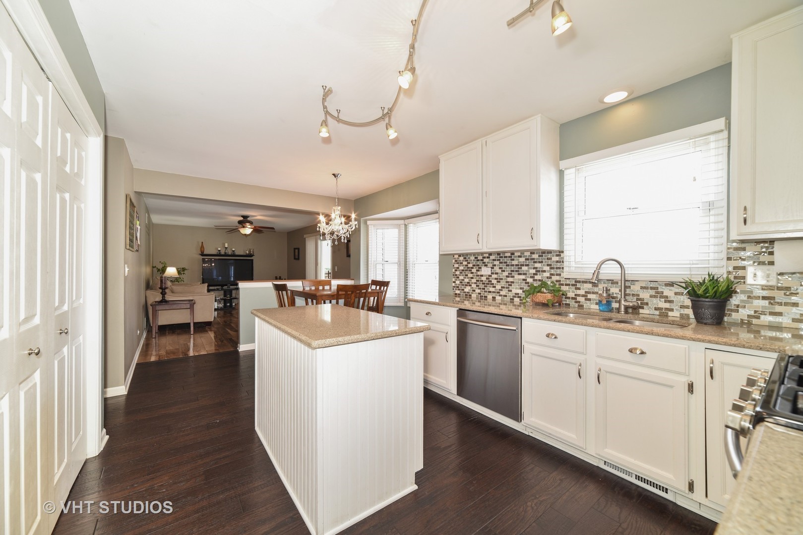 2686 Kettlehook Drive Elgin, IL 60124 - Photo 5 of 25