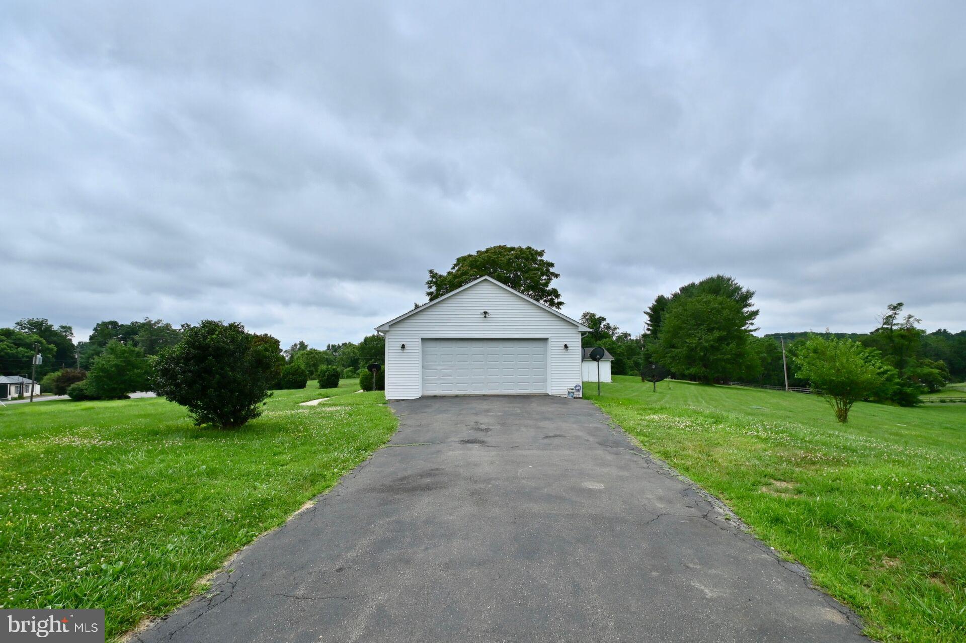 11639 Hume Road Hume, VA 22639 - Photo 23 of 33 Gallery Image 23
