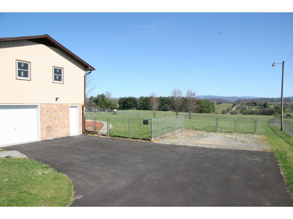 266 Berry Ridge Road Jonesborough, TN 37659 - Photo 24 of 25 Photo 24