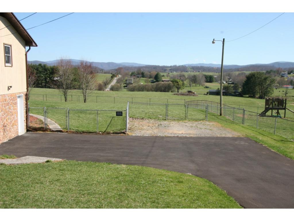 266 Berry Ridge Road Jonesborough, TN 37659 - Photo 3 of 25 Photo 3