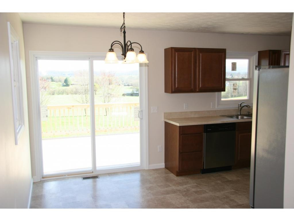 266 Berry Ridge Road Jonesborough, TN 37659 - Photo 6 of 25 Photo 6