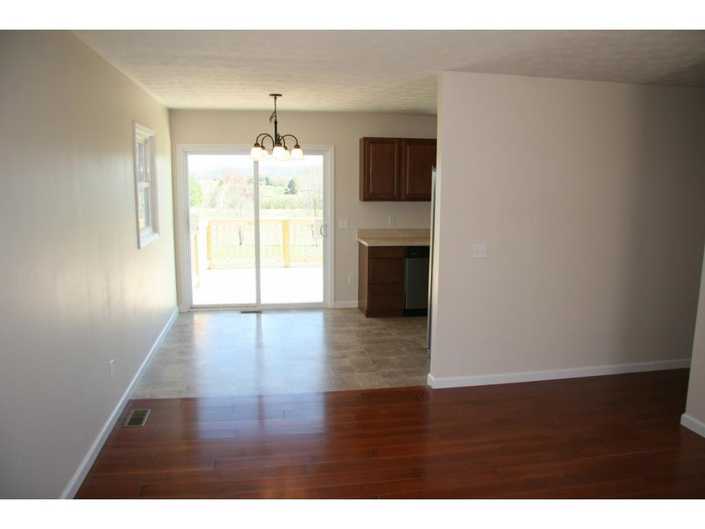 266 Berry Ridge Road Jonesborough, TN 37659 - Photo 7 of 25 Photo 7