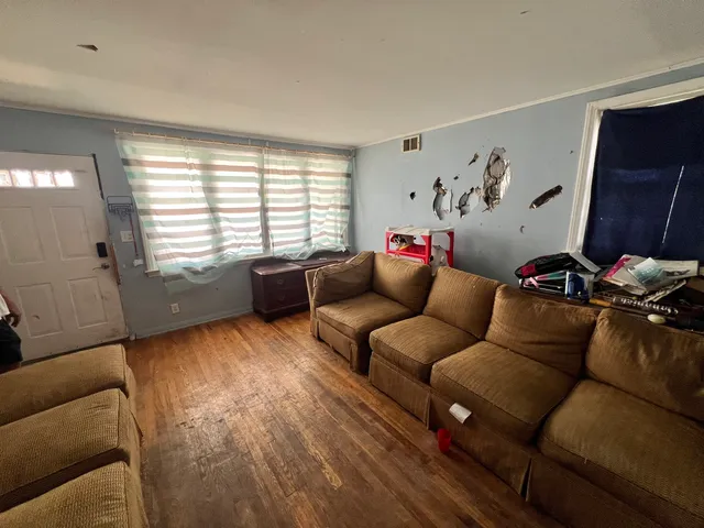 $214,500 | 1512 North 32nd Avenue, Melrose Park, IL 60160