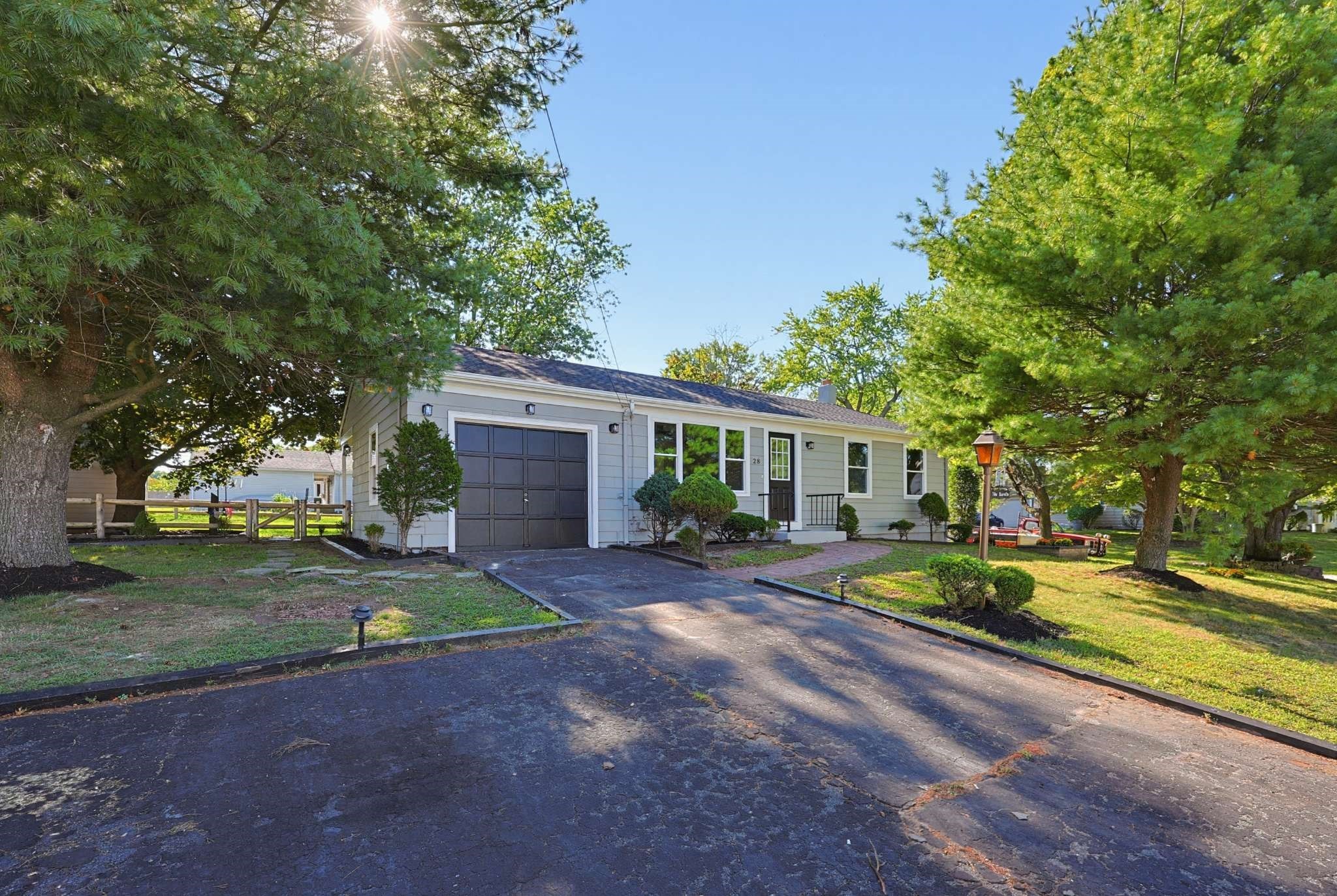 28 Deerfield Road Attleboro, MA 02703 - Photo 3 of 36 Gallery Image 3