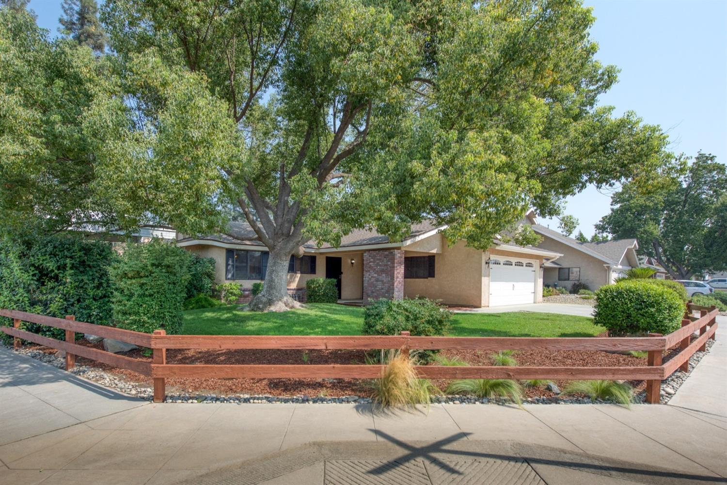 1535 Buckingham Avenue Clovis, CA 93611 - Photo 2 of 33